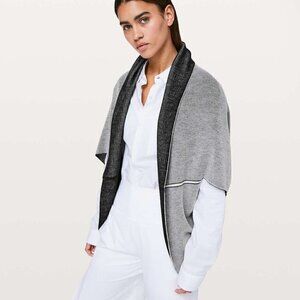 * NWT LULULEMON WARM Exaltation Comfortable Wrap Reversible Black/Grey Wrap!